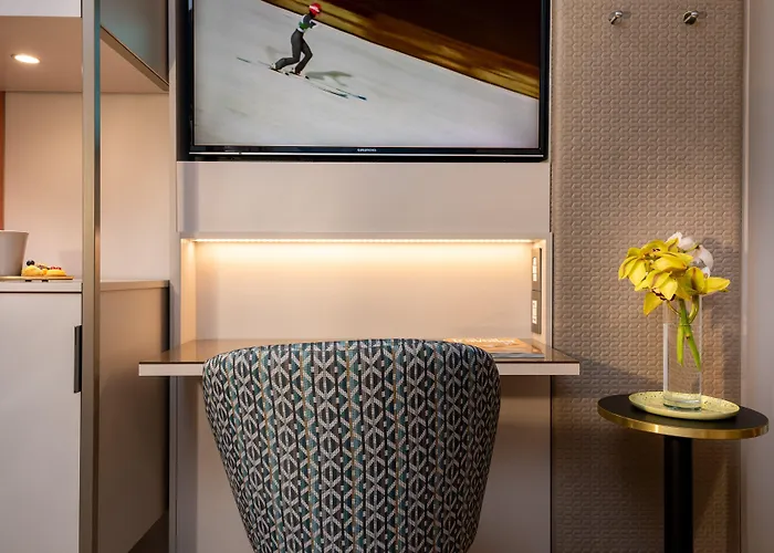 מלון Leonardo Boutique Termini 4*